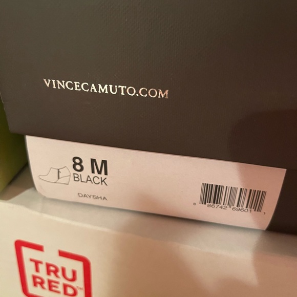 Vince camuto wedge booties size 8 - Picture 3 of 3